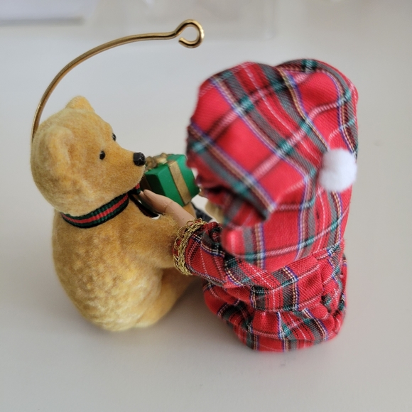 1994 Hallmark Special Edition Ornament - Lucinda & Teddy - Picture 5 of 7